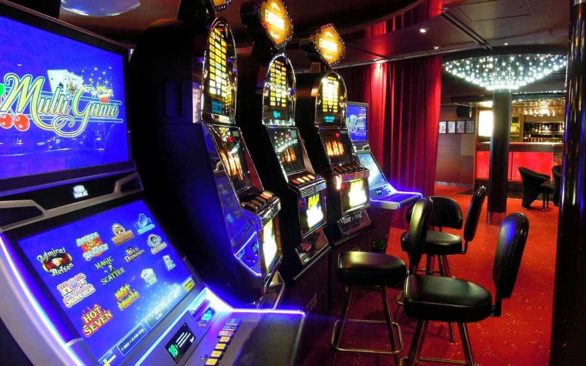 gokkast spelers in een fysiek casino
